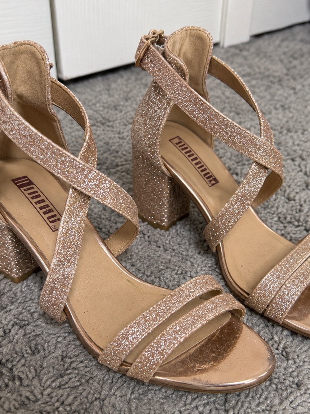 IDIFU Rose Gold Glitter Strappy Block Heel Sandals
